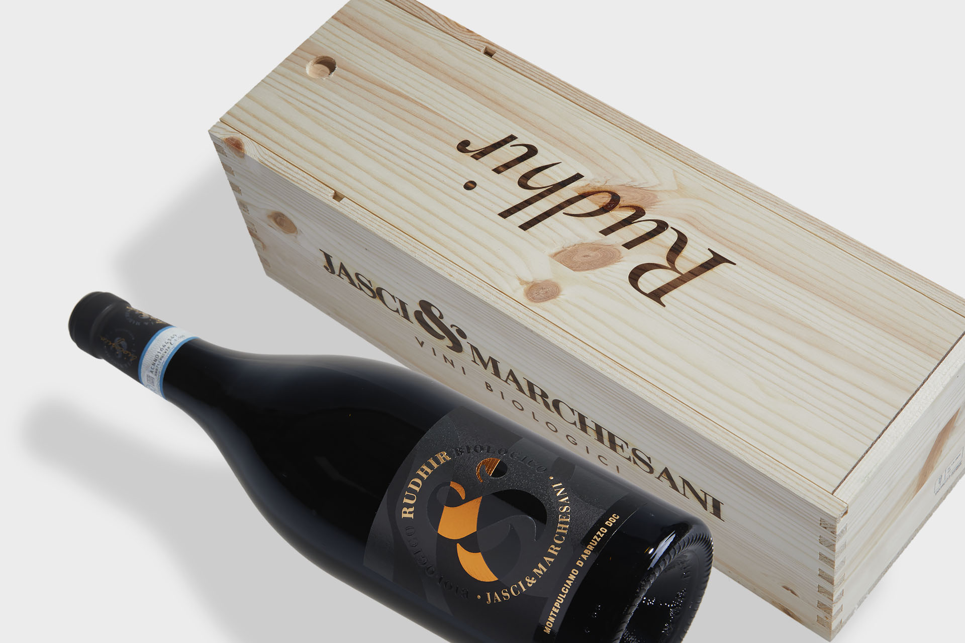 Rudhir Montepulciano d´Abruzzo DOC Magnum woodbox Økovine Lowin