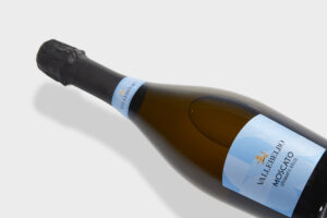 Moscato spumante Dessertvine Lowin