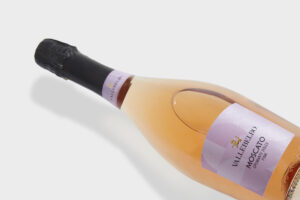 Moscato spumante pink Dessertvine Lowin